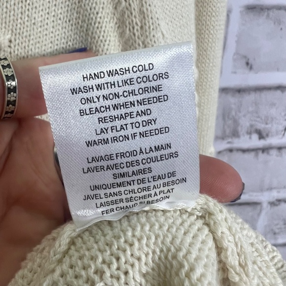 |•Z SUPPLY•| Adorable Heart Sweater Size Large - Picture 9 of 9